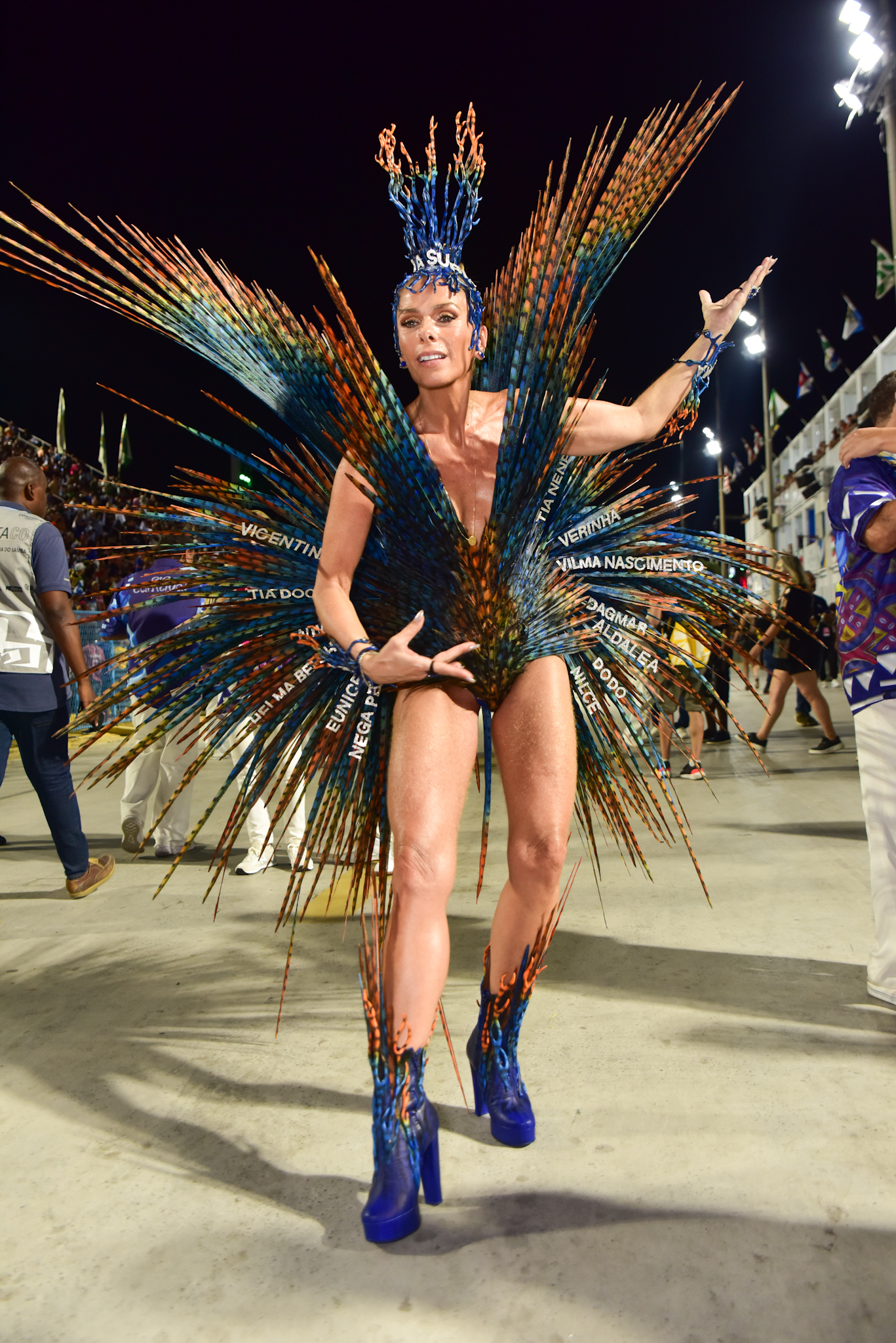 Adriane Galisteu no desfile da Portela