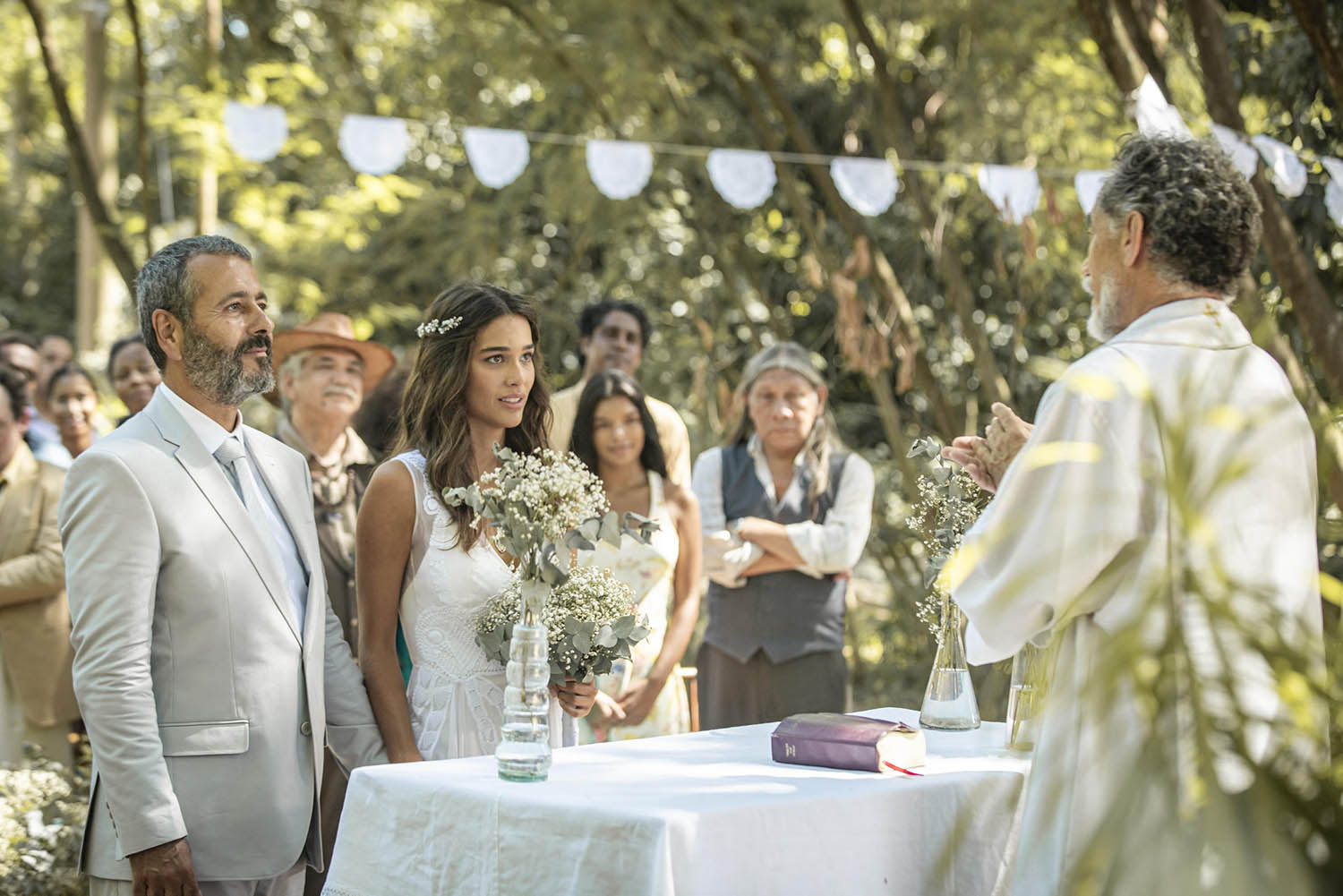 Casamento de Mariana e José Inocêncio na novela Renascer