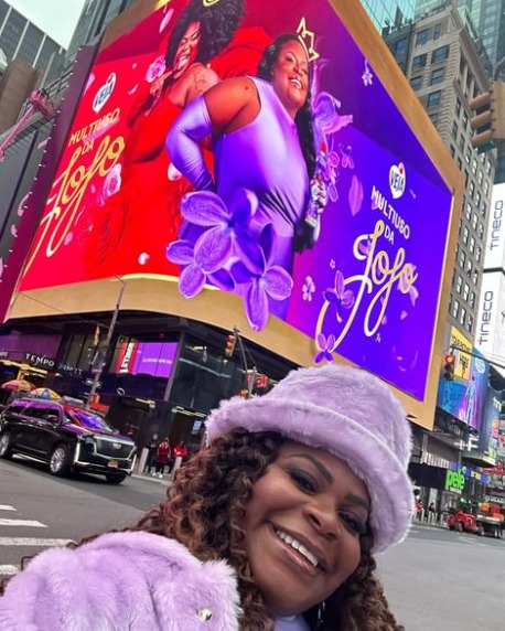 Jojo Todynho estampa telão na Times Square