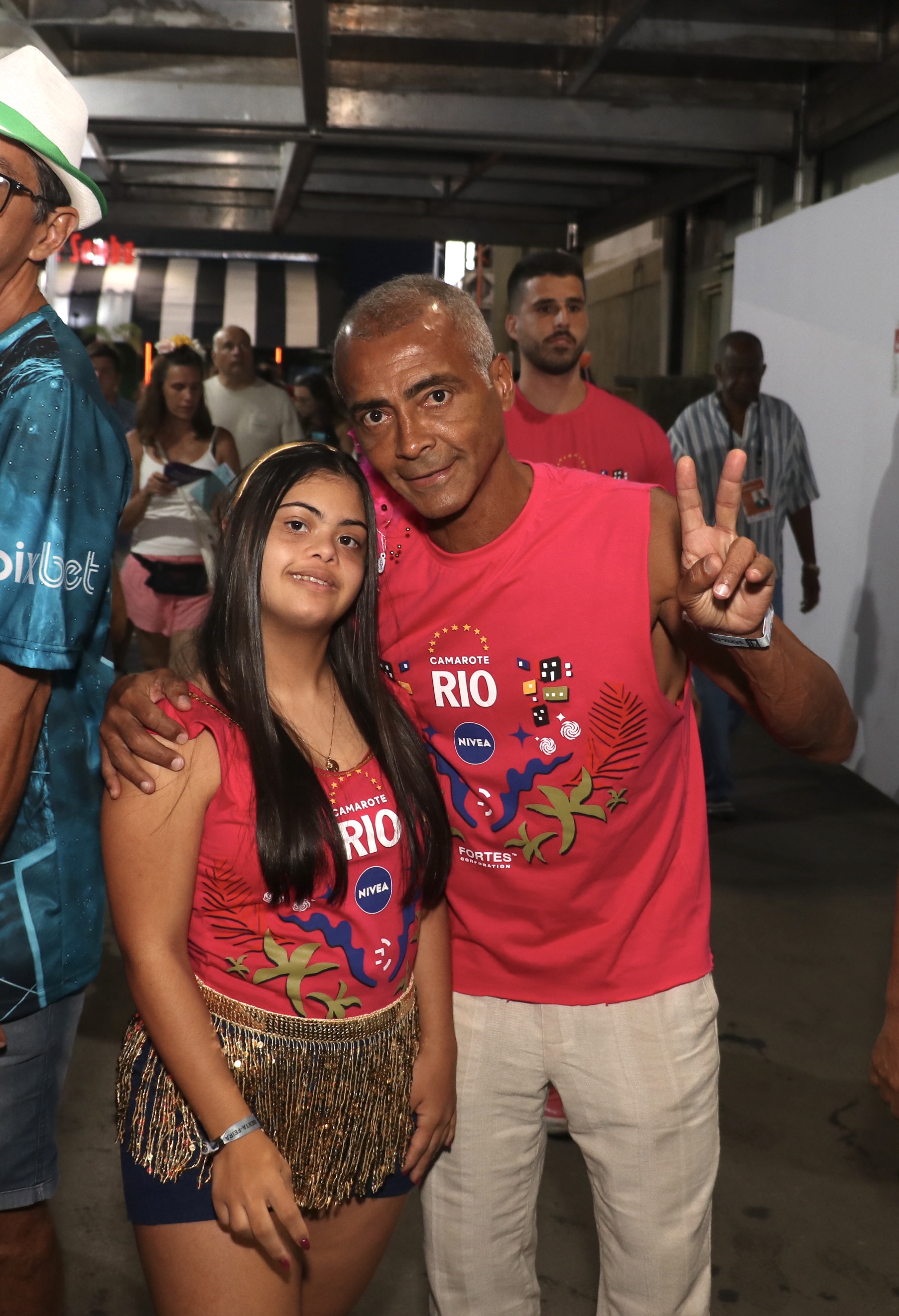 Romário faz rara aparição com a filha Ivy