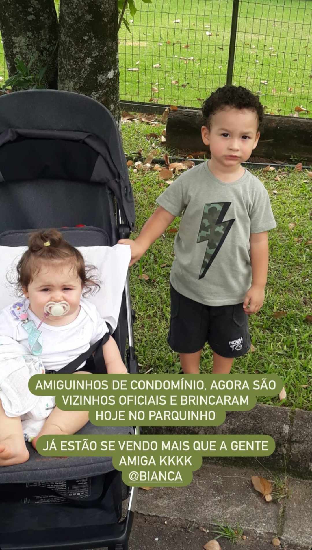 Vizinhos, filhos de Viih Tube e Bianca Andrade brincam juntos em parquinho