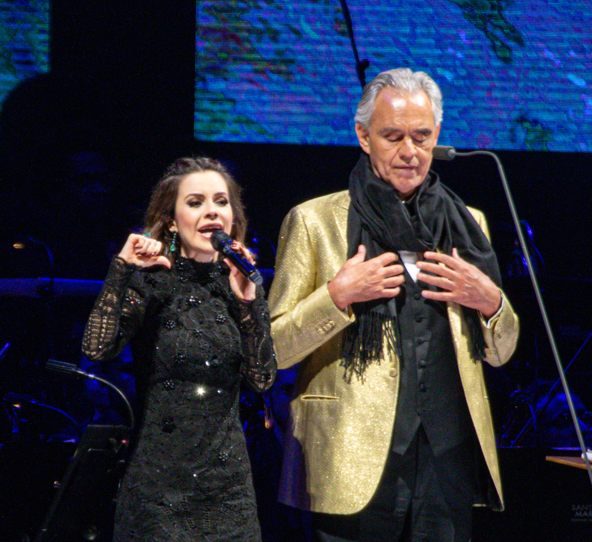 Sandy canta com Andrea Bocelli em São Paulo