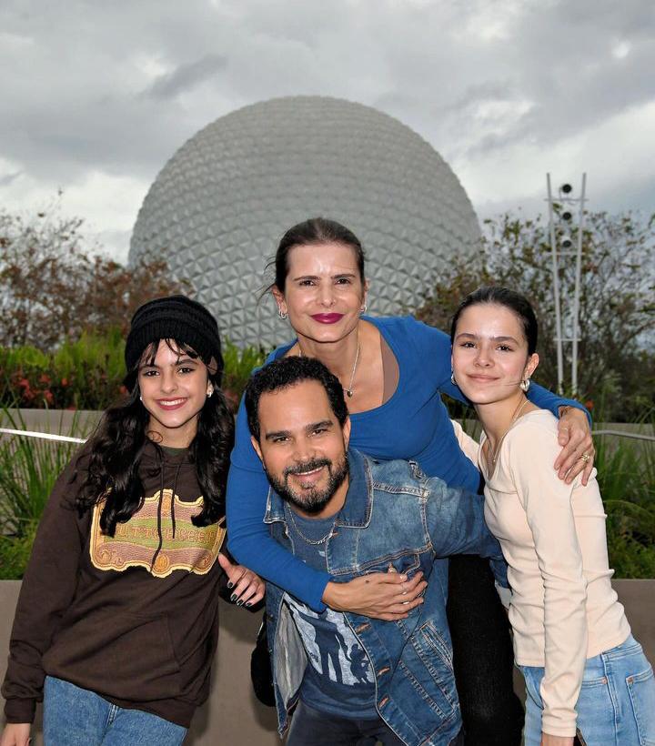 Luciano Camargo conta como é ser pai de adolescentes e revela se Helena e Isabella desejam seguir carreira artística