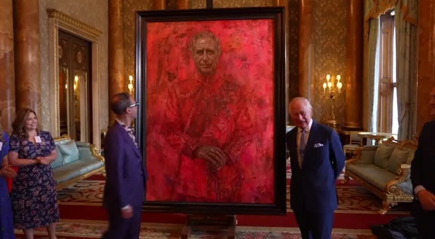 Rei Charles III recebe obra de arte em cerimônia