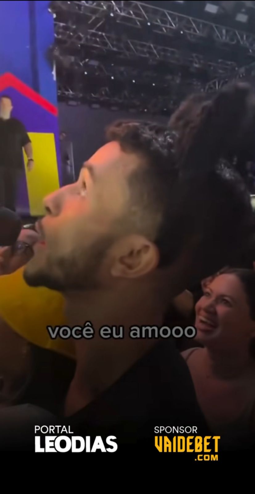 Gusttavo Lima reage ao ser pedido em casamento por fã em show