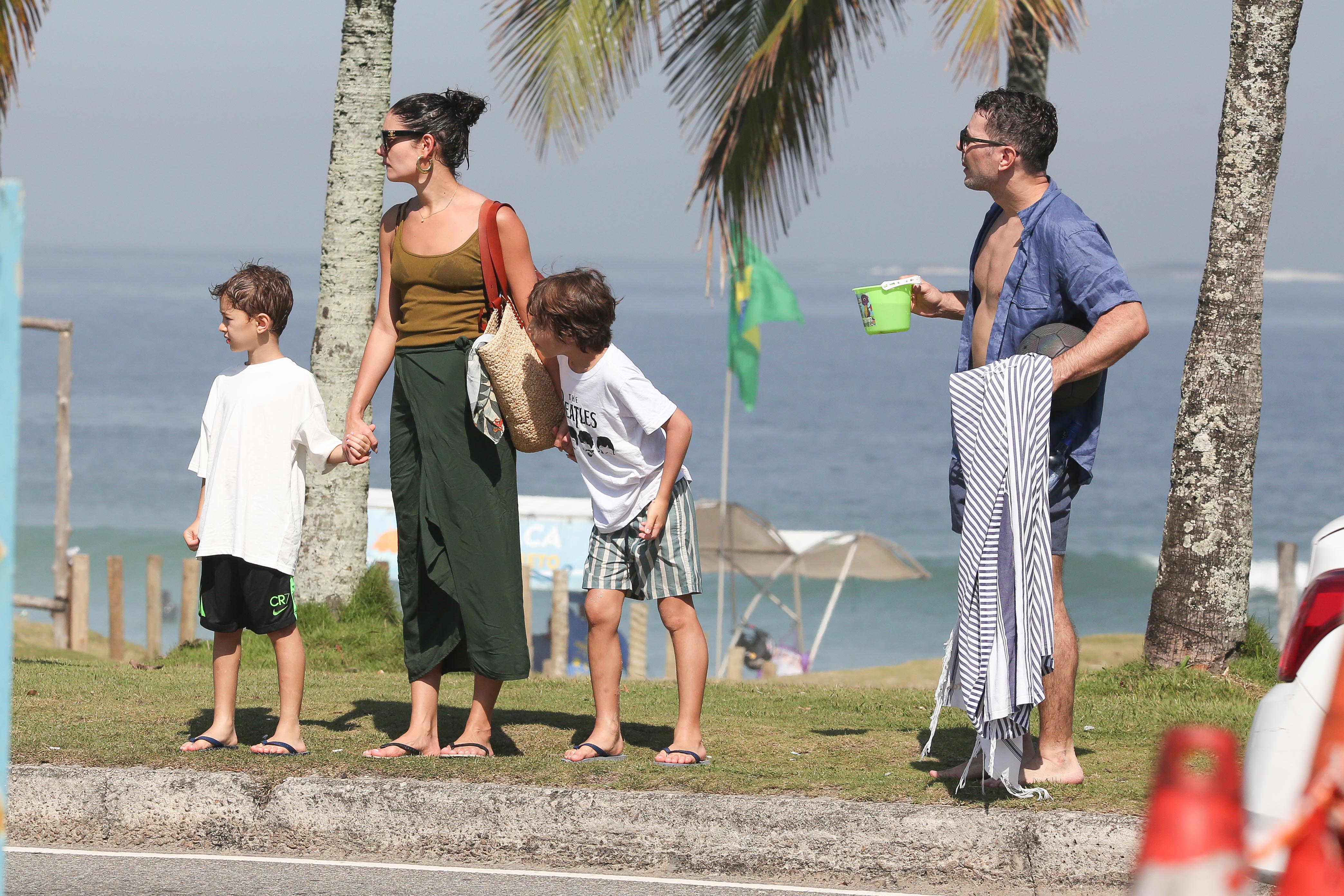 Sophie Charlotte e Daniel Oliveira com os filhos