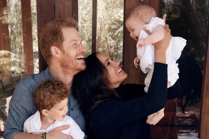 Harry e Meghan com os filhos - Foto: Reprodução / Netflix