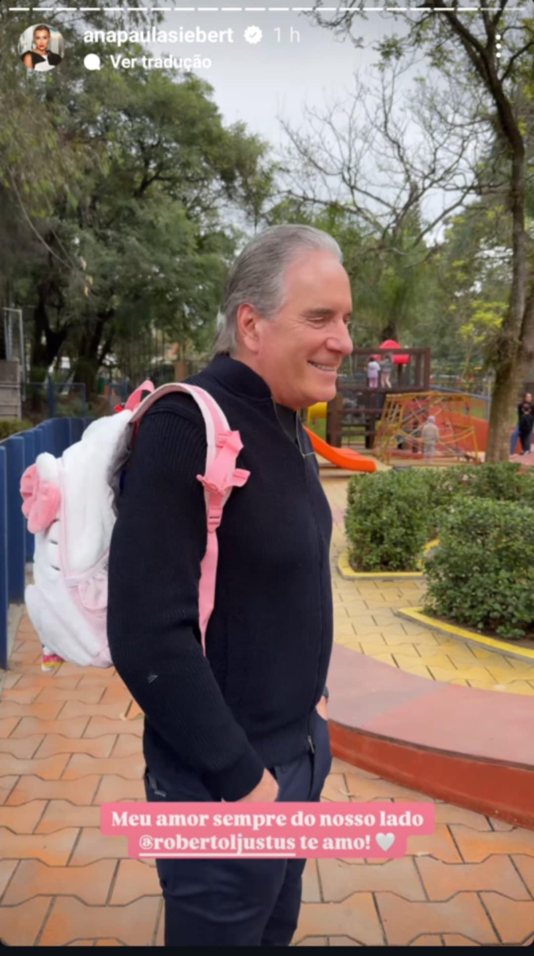 Roberto Justus se emociona no primeiro dia de aula de Vicky Justus