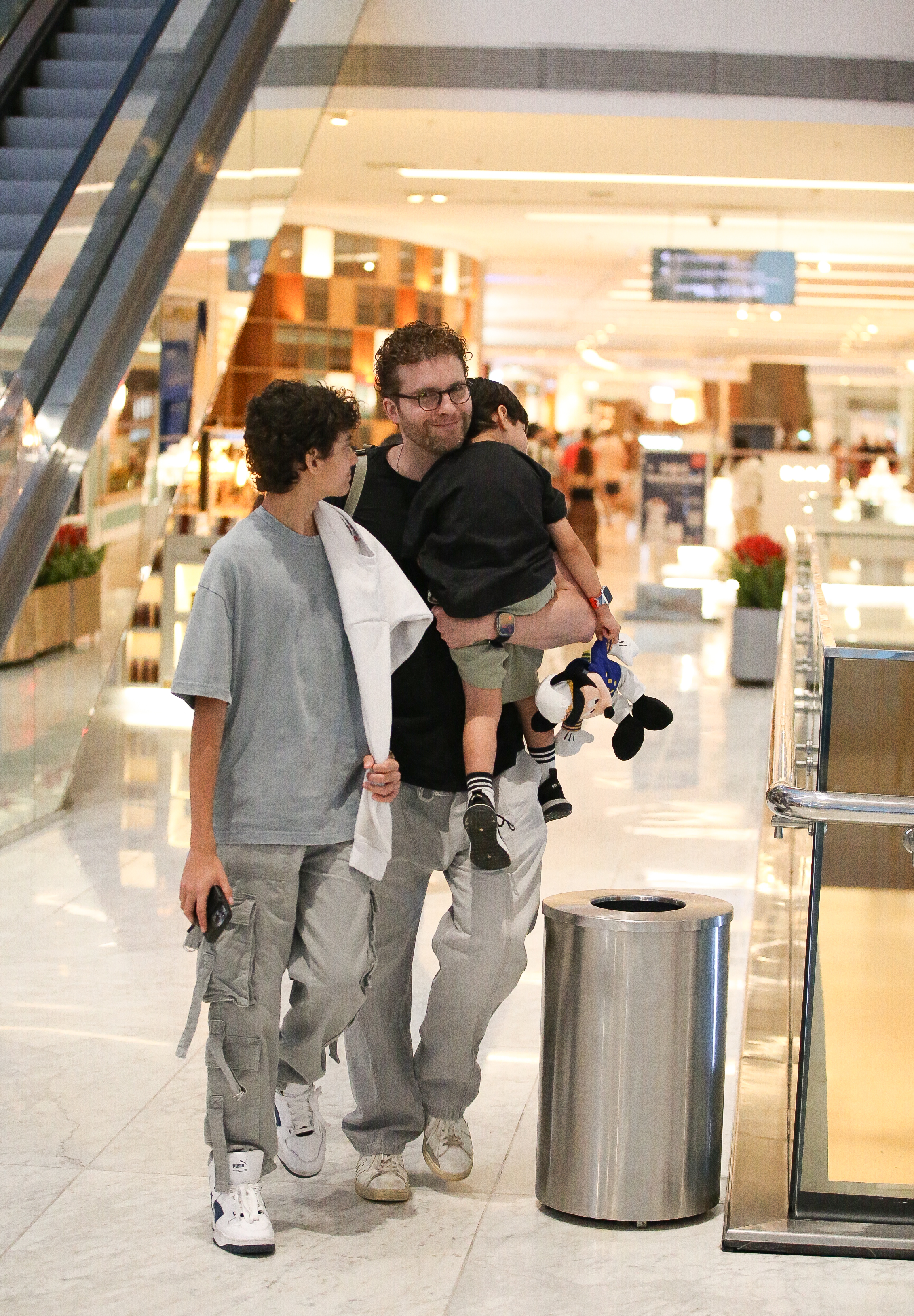 Thiago Fragoso curte passeio com os filhos - Foto: Edson Douglas / AgNews