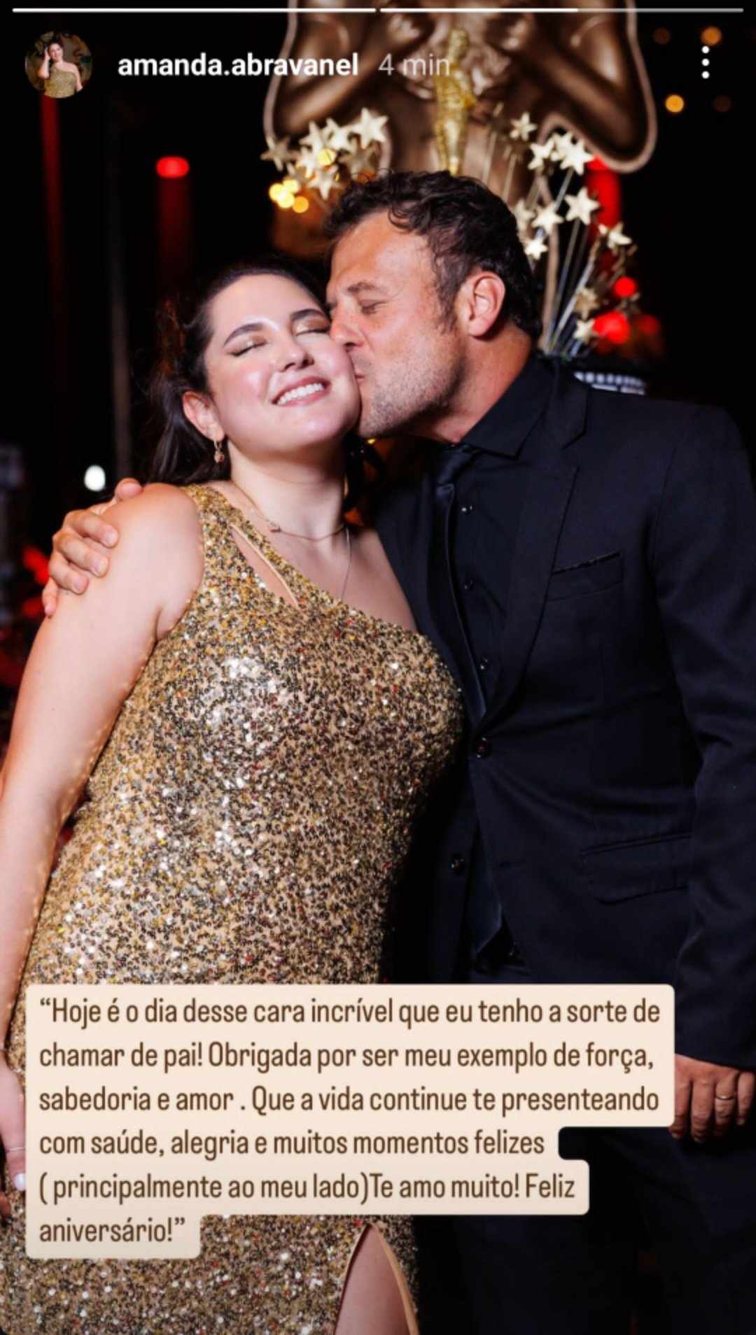 Filha de Silvia Abravanel com o pai