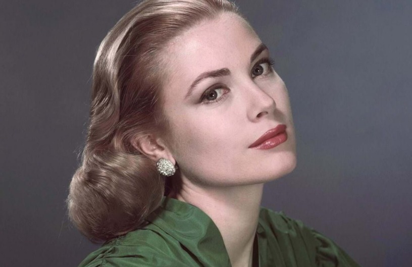 Família de Grace Kelly pagou dois milhões de dólares ao príncipe para que o casamento do século acontecesse