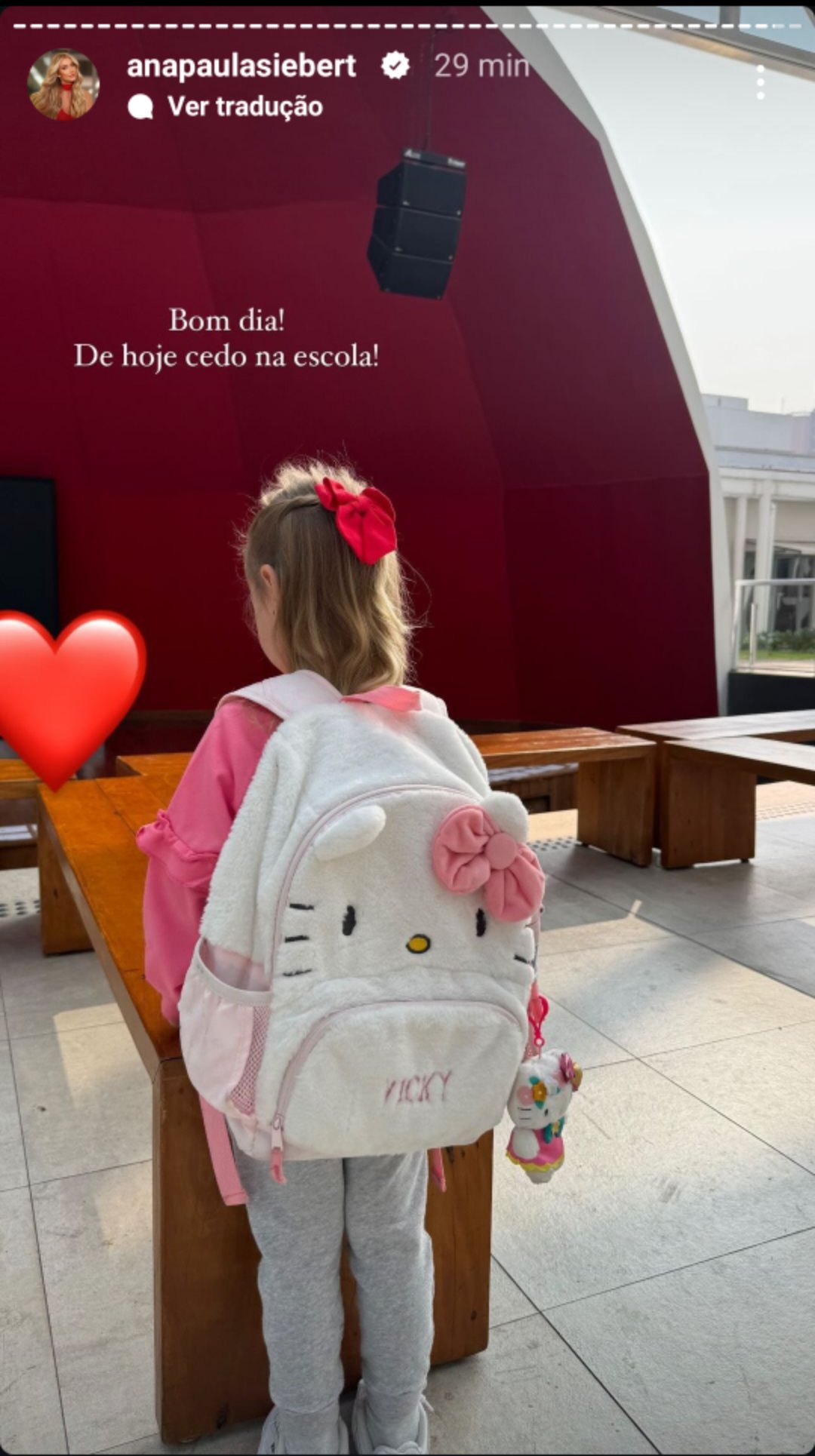 Mochila de Vicky Justus para a escola