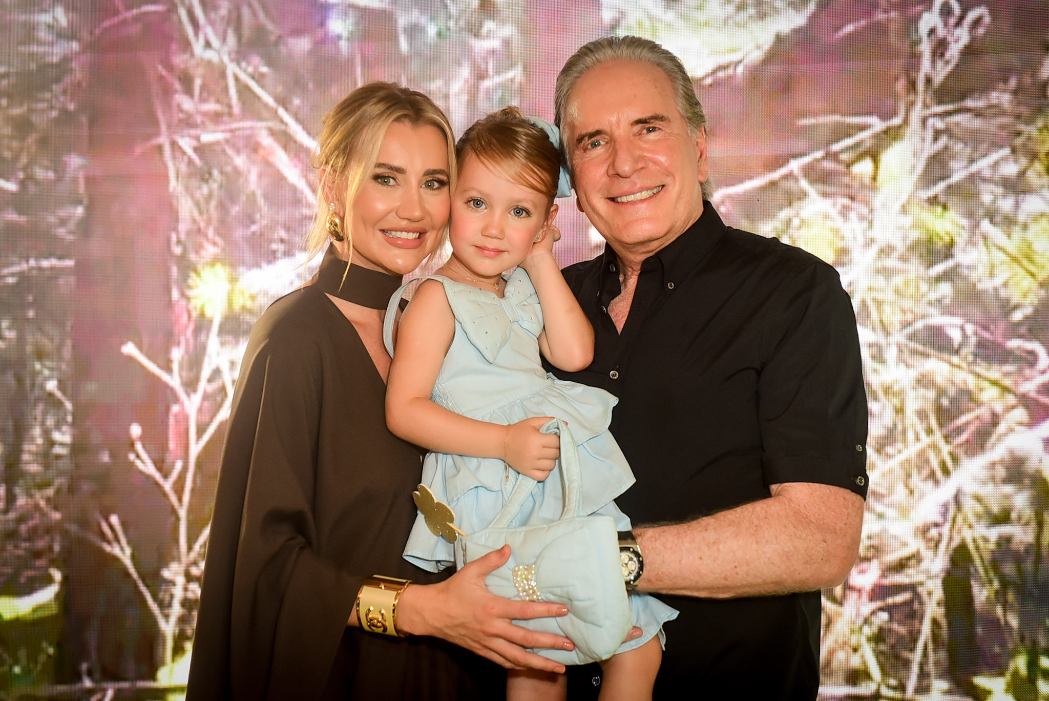 Roberto Justus e Ana Paula Siebert acompanham o desfile de Vicky - Foto: Andy Santana / Brazil News