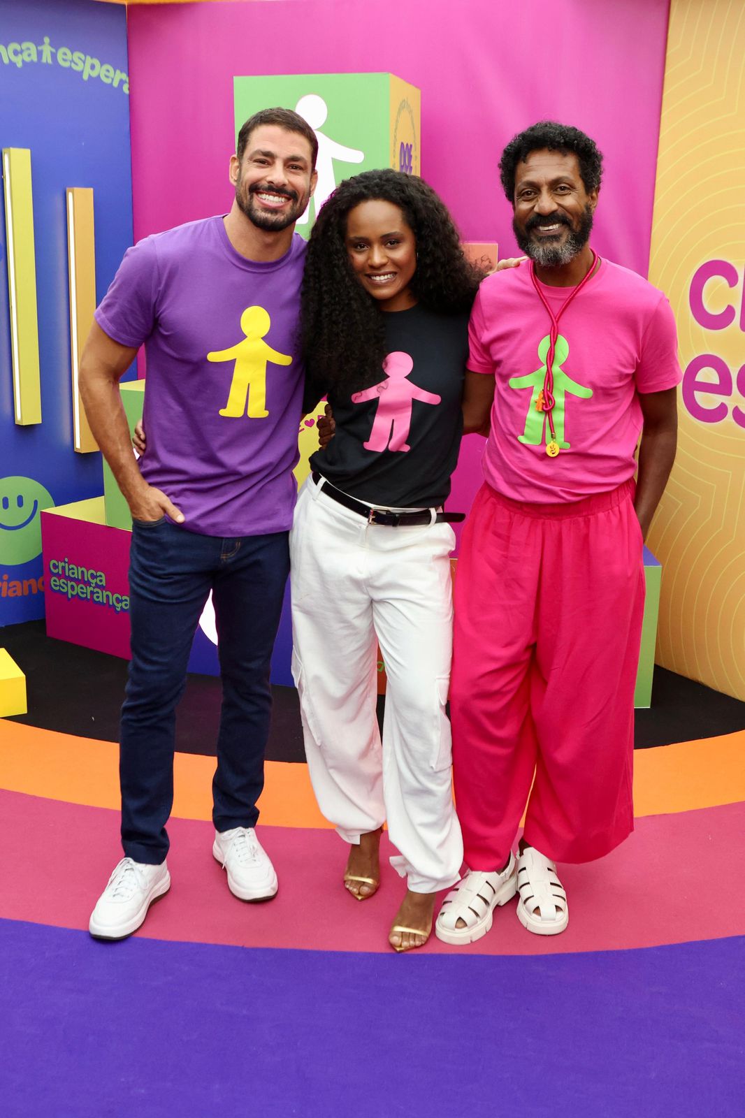 Cauã Reymond, Duda Santos e Luis Miranda no Criança Esperança - Foto: Globo / Lucas Teixeira