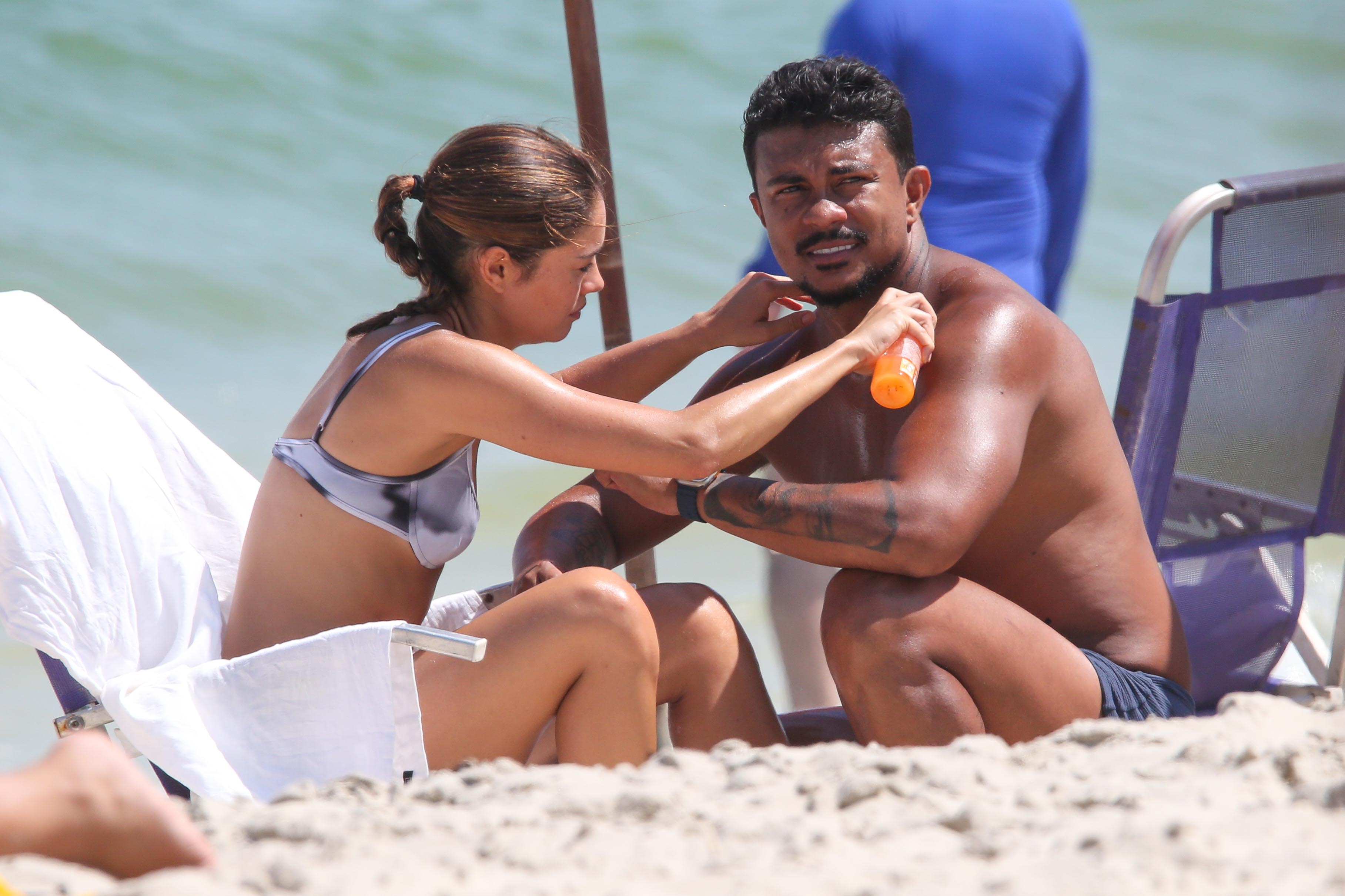 Sophie Charlotte e Xamã na praia