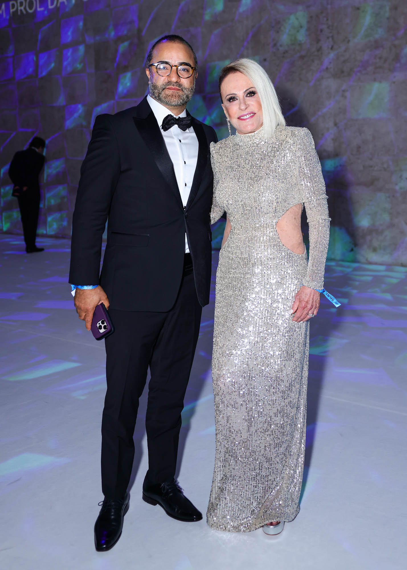 Ana Maria Braga surge com Fábio Arruda em noite de gala - Foto: Brazil News