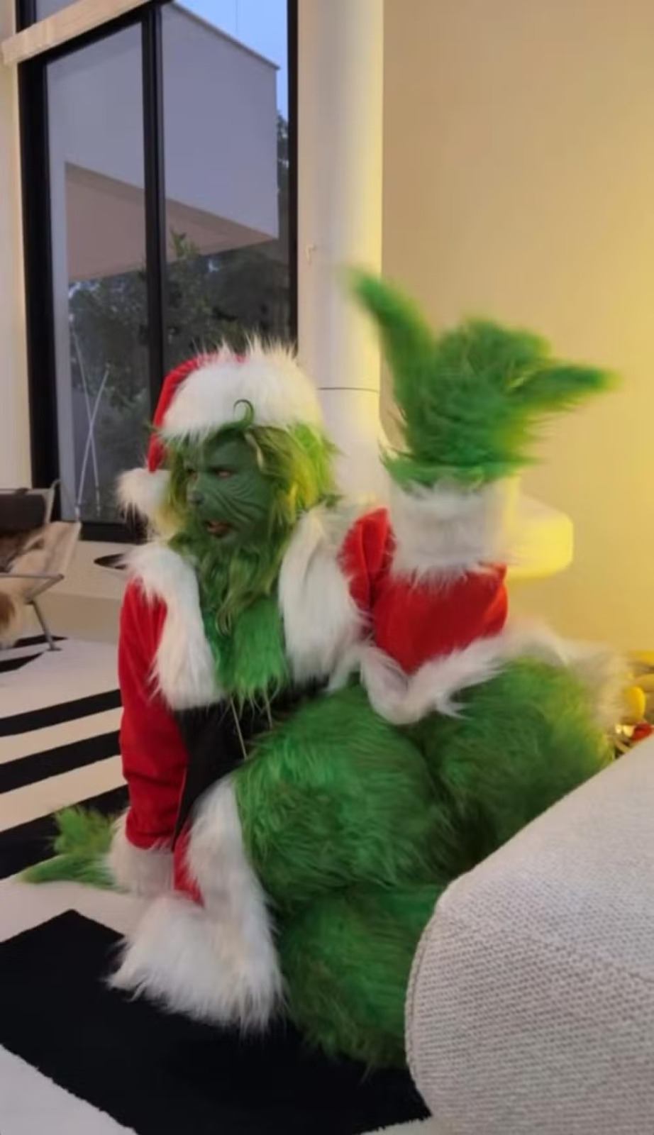 Carlinhos Maia fantasiado de Grinch