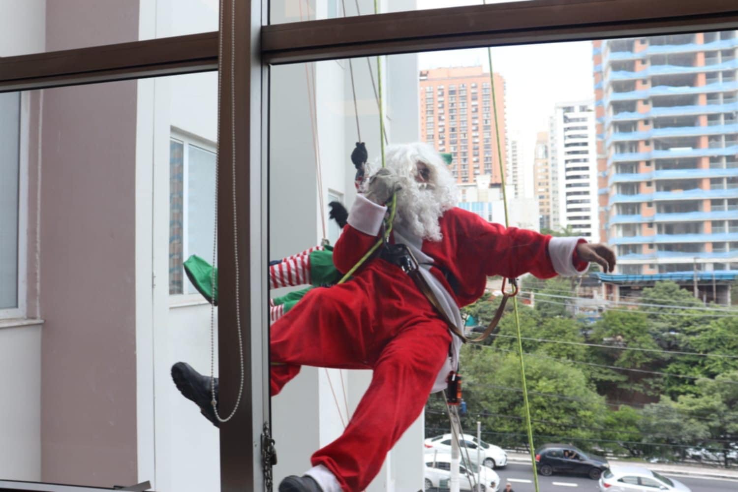 João Silva se veste de papai noel