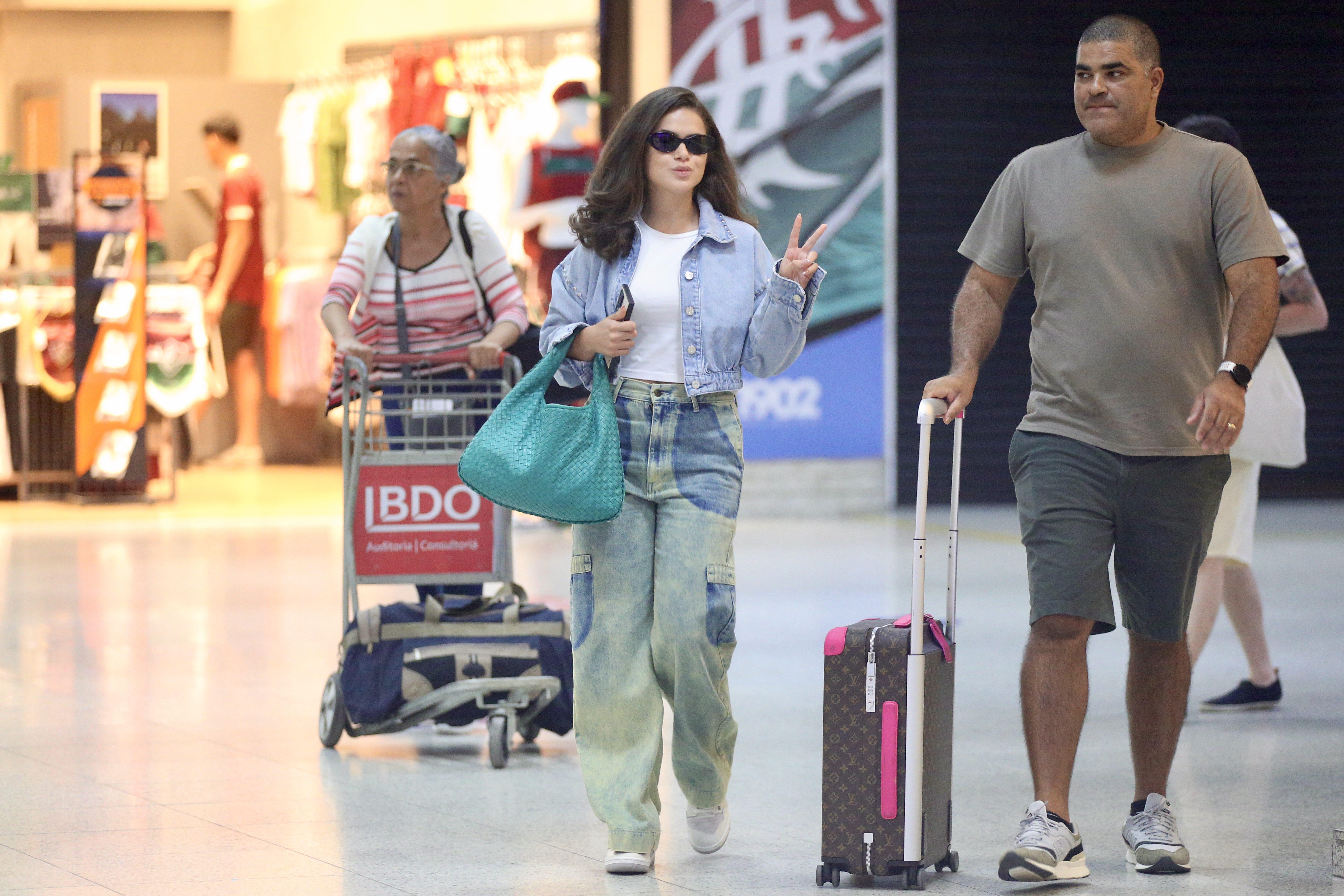 Maisa embarca no aeroporto Santos Dumont no Rio de Janeiro