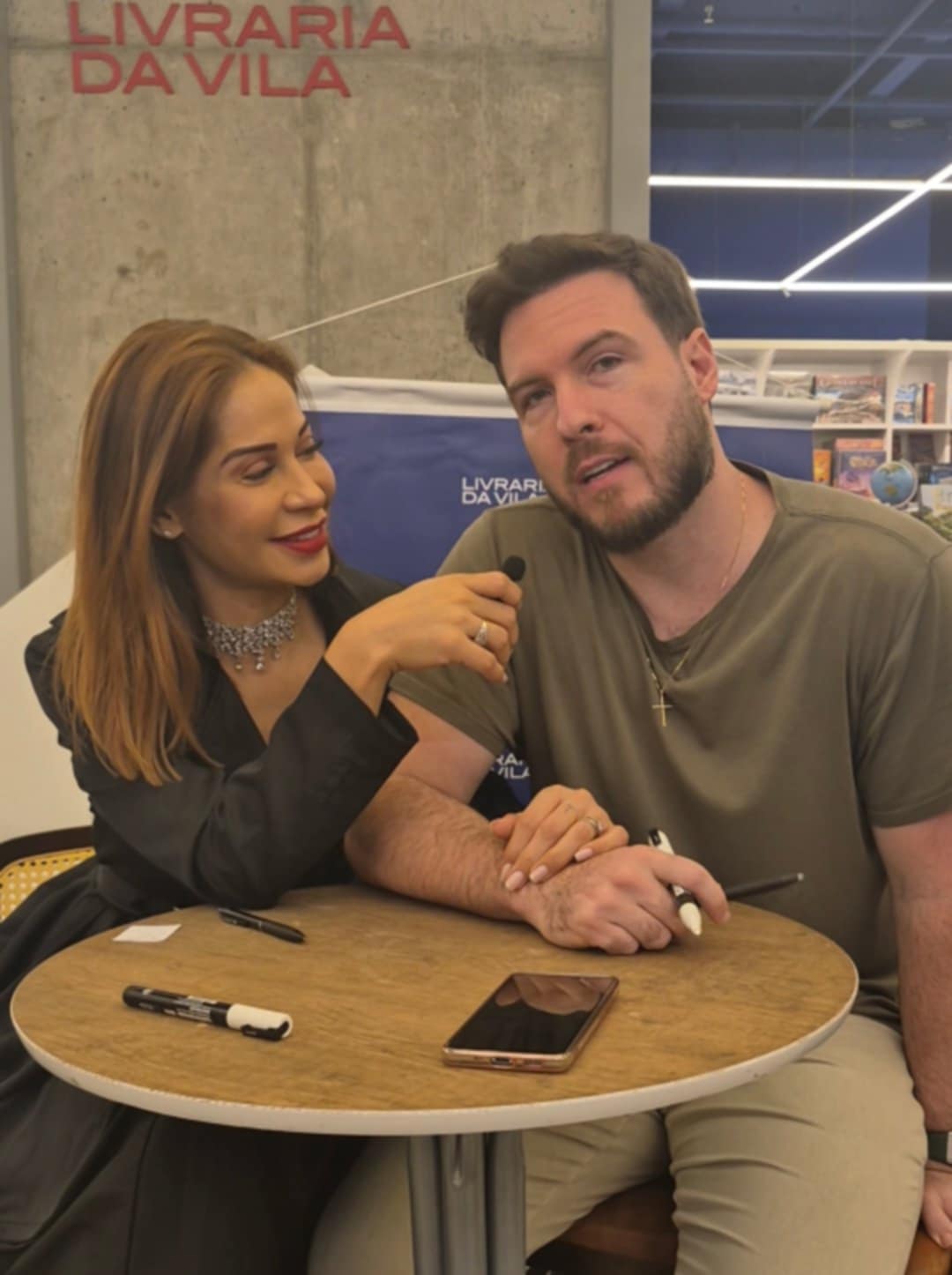 Maíra Cardi e Thiago Nigro conversam com a CARAS