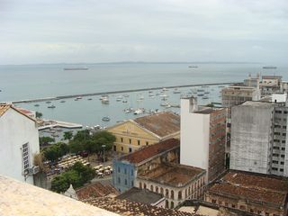 Vista da Parte Alta de Salvador. Na Parte Baixa, o Mercado.