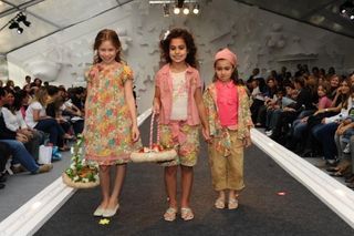 Leticia Araújo, Andressa Martins e Giulia Randi Desfile por Tyrol