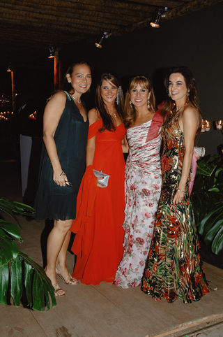 Frederica Bastian Pinto, Tatiana Roudge e a mãe, Andrea, e Patrícia Corrêa