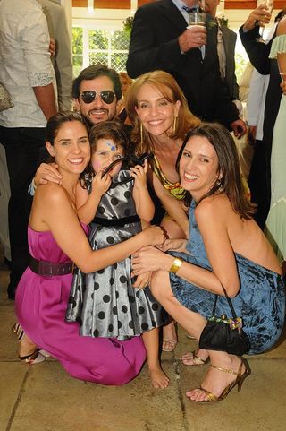 Rafaela Mandelli com a filha, Catarina, o pai da menina, Marcelo Serrado, Flávia Monteiro e Lika Faleiro