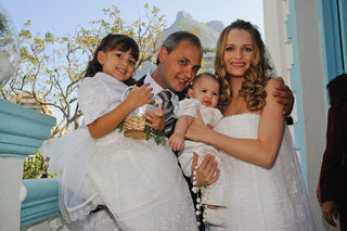 Valentina com o pai, Avancini, o irmão, Enrico, e Nanda