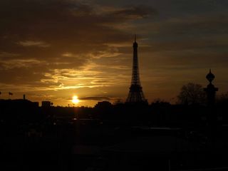 Jardin das Tullerias - Pôr do sol ao lado da Torre Eiffel