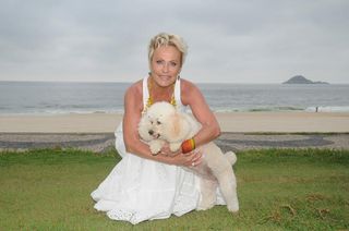 Ana Maria Braga e sua poodle Belinha