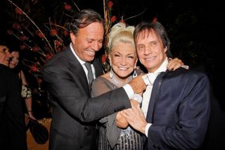 Julio Iglesias, Hebe e Roberto Carlos