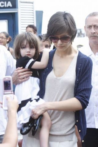 Suri e a mãe, Katie Holmes