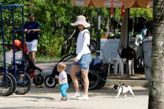 Fernanda Torres com o seu filho caçula