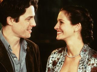 Hugh Grant e Julia Roberts, em Um Lugar Chamado Notting Hill