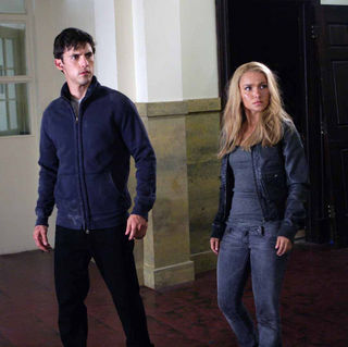 Milo Ventimiglia e Hayden Panettiere, em Heroes