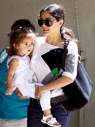 Salma Hayek com a filha Valentina