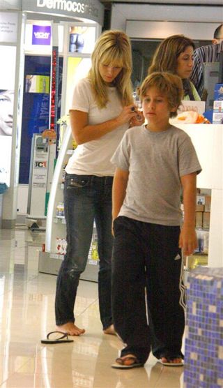 Carolina Dieckmann com o filho mais velho, Davi