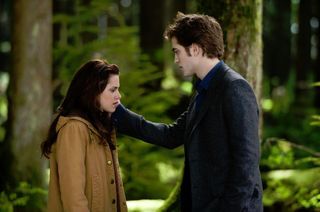 Bella (Kristen Stewart) e Edward (Robert Pattinson)