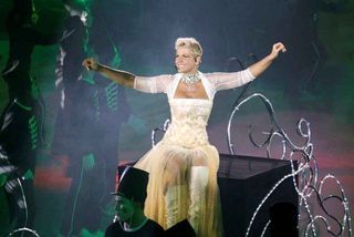 Xuxa em show beneficente no Rio