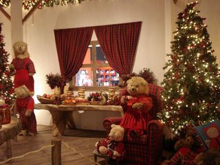 Shopping Pátio Higienópolis faz decoração com o tema 'O Natal de Todos os Ursos', com uma floresta representando a morada de vários ursos