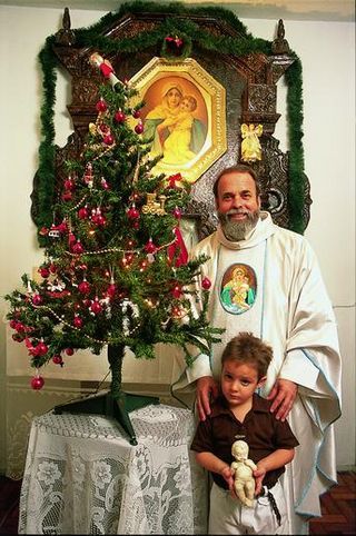 Padre Antonio Maria e o sobrinho-bisneto Caio Augusto