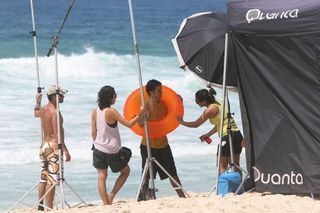 Bruno Mazzeo grava comercial na praia