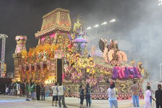 Desfila da Escola Rosas de Ouro