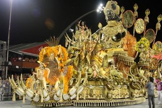 Desfile da escola Mocidade Alegre