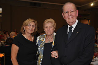 Helena Kelner com Sra. e Sr. Eduardo de Barros Pimentel