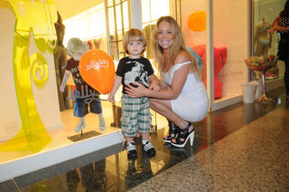 Danielle Winits e o filho Noah