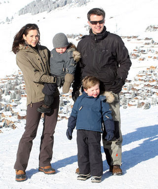 Federico e Mary da Dinamarca com os filhos Christian e Isabella