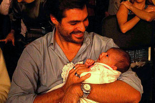 Bruno (Thiago Lacerda) com a filha