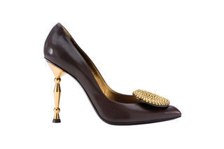 Escarpin de couro com fivela e salto de metal Emporio Armani emporioarmani.com